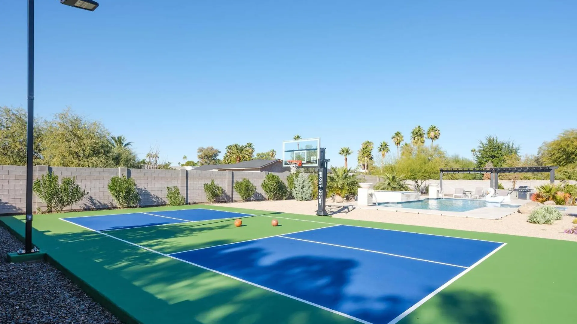 Sport & Splash - Pickle Ball - Sports Court -Pool & Spa فينيكس بيت للعطل
